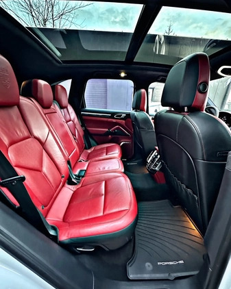 Porsche Cayenne cena 160000 przebieg: 173108, rok produkcji 2013 z Żelechów małe 172